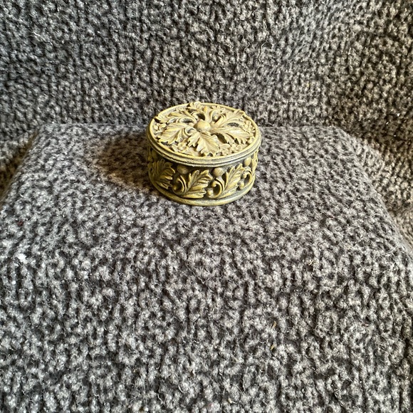 Small jewelry container-Gently used, plenty of life left​ - Picture 16 of 16